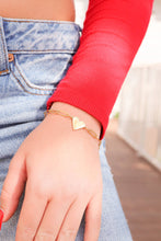 Load image into Gallery viewer, 18K PVD Coated Stainless Steel Paperclip Heart Bracelet