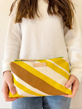 Load image into Gallery viewer, Laura Pouch – Vintage Stripe