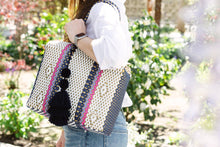 Load image into Gallery viewer, Peony Día Bag
